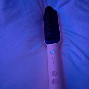 Black and White Hair Styling Tool